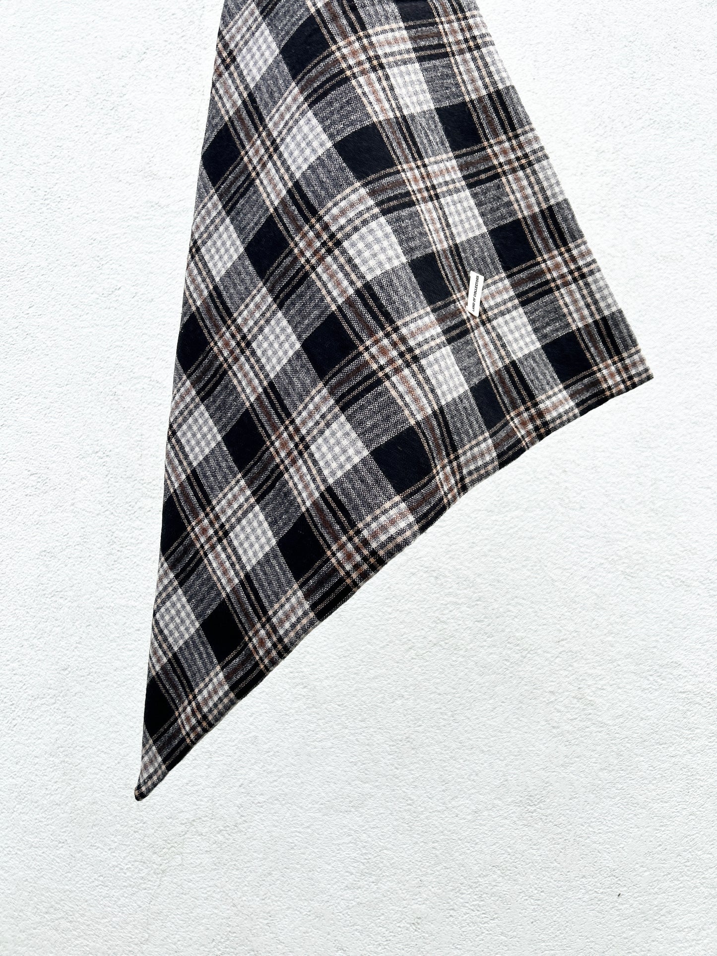 Padded scarf 001